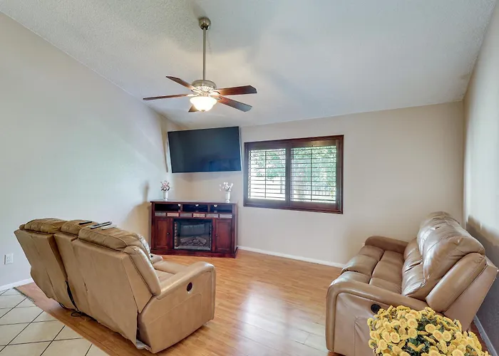 Close To Golf! Snowbird Retreat W/ Pool In